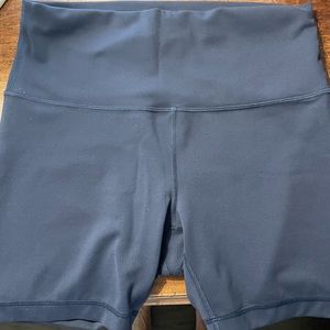 Lululemon Wunder Under Train 6” shorts